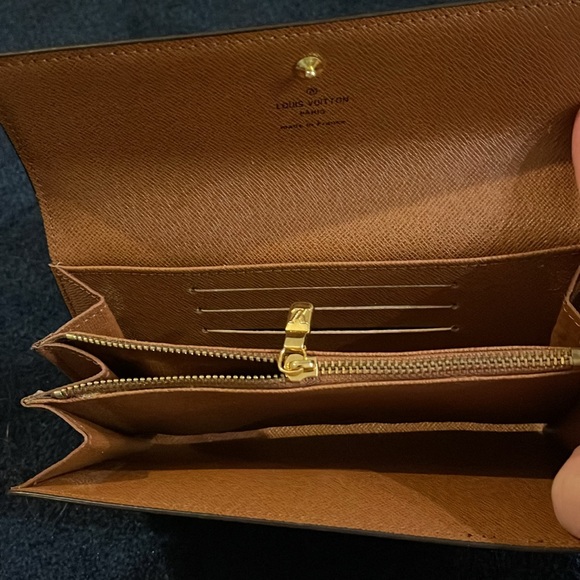 LOUIS VOUITTON Sarah Wallet - Imitation - Mint Condition - Picture 6 of 6